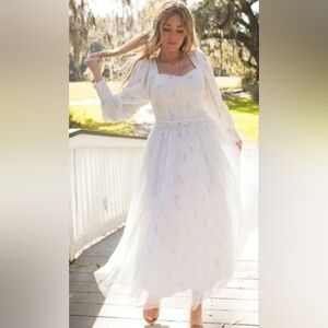 NWOT....Ivy City Florence Floral Long Sleeve Off White Tulle Skirt Dress Size S